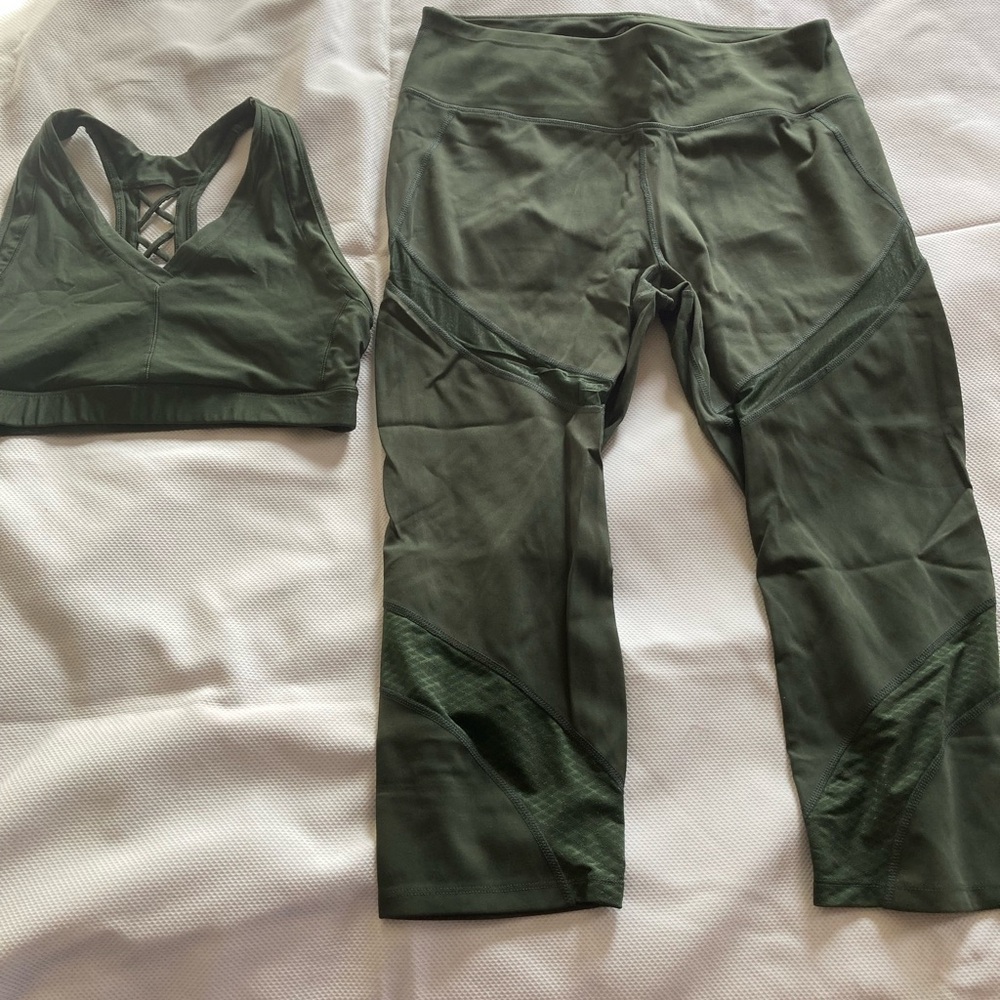 AVIA athletic leggings and sports bra set